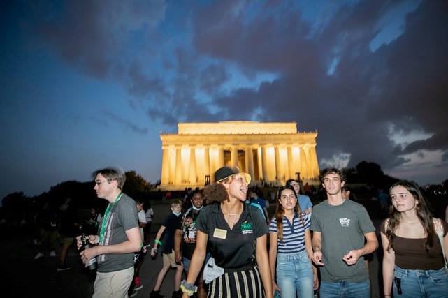 Jade Durant from Mason’s New Student and Family Programs prepares students to return back to the Fairfax Campus after Quill Camp: Republic