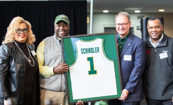 CGI CEO presented with a Mason jersey